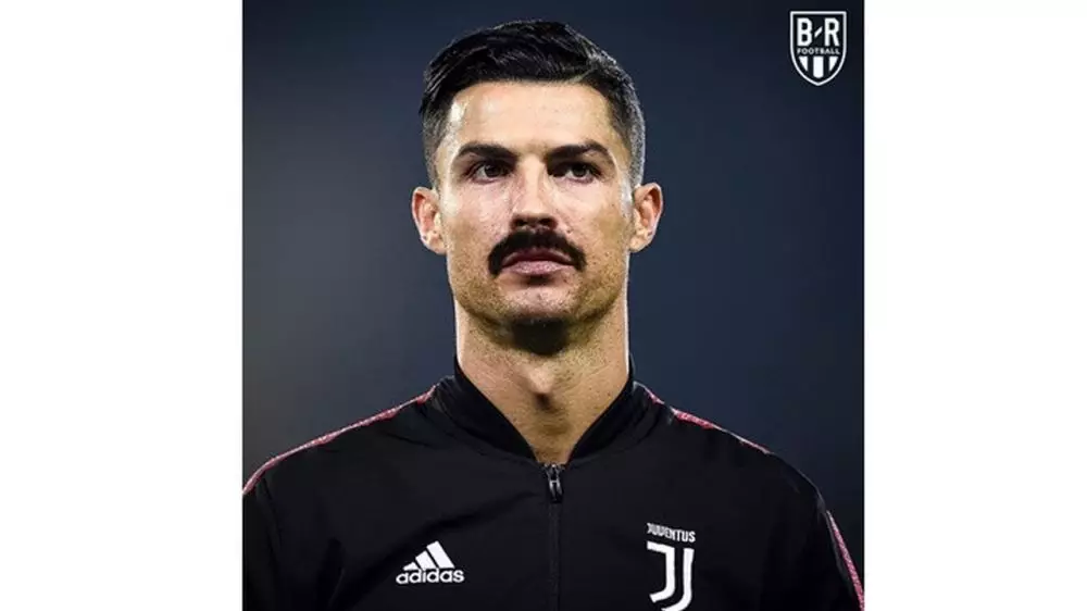 pemain berkumis Instagram