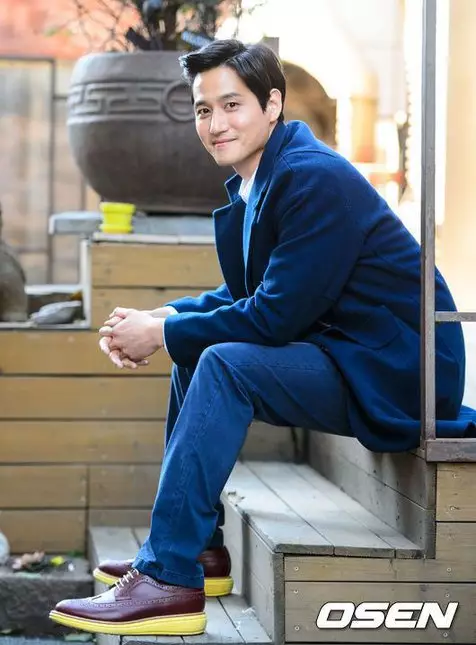 Park Hae-joon masa muda  berbagai sumber