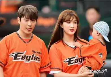 Mantan idol sudah berkeluarga Berbagai sumber 