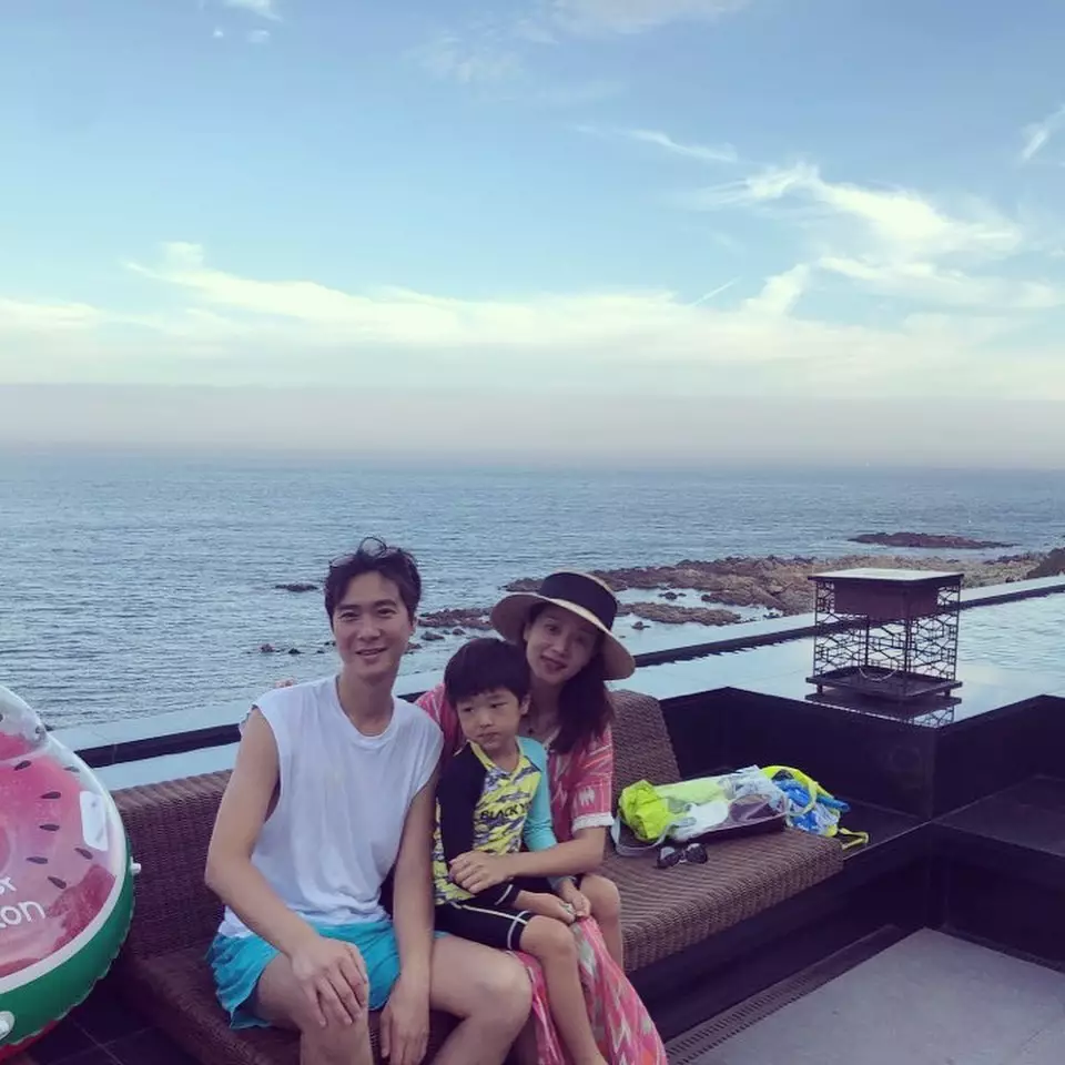 Mantan idol sudah berkeluarga Berbagai sumber 