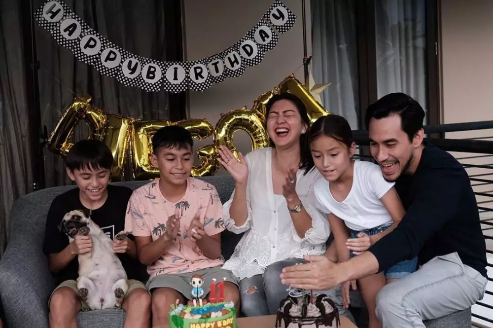 Perayaan ultah Diego anak kedua Donna Agnesia © 2020 brilio.net Perayaan ultah Diego anak kedua Donna Agnesia © 2020 brilio.net