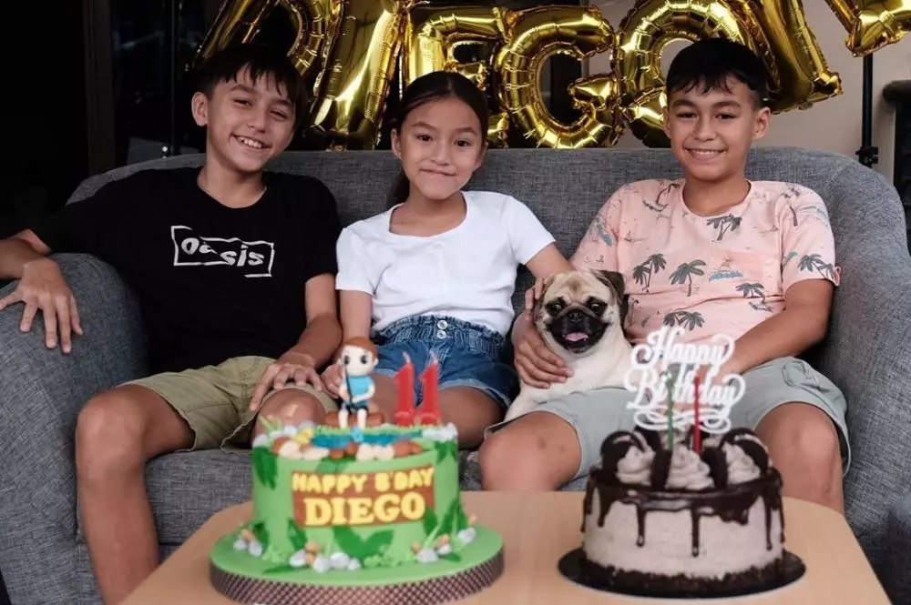 Perayaan ultah Diego anak kedua Donna Agnesia © 2020 brilio.net Perayaan ultah Diego anak kedua Donna Agnesia © 2020 brilio.net