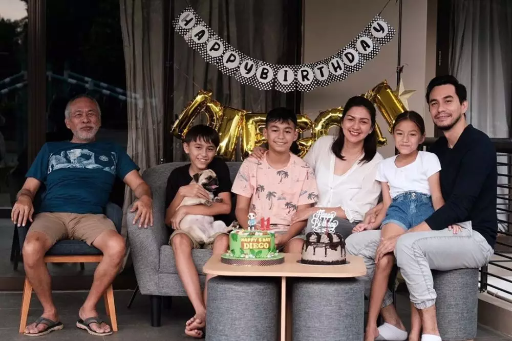 Perayaan ultah Diego anak kedua Donna Agnesia © 2020 brilio.net Perayaan ultah Diego anak kedua Donna Agnesia © 2020 brilio.net