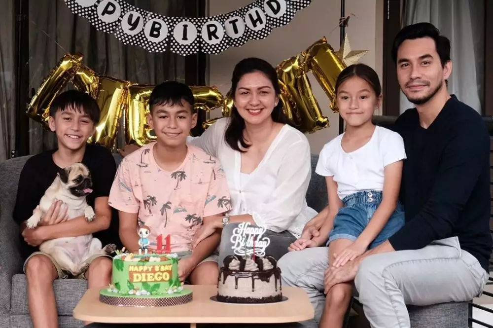 Perayaan ultah Diego anak kedua Donna Agnesia © 2020 brilio.net Perayaan ultah Diego anak kedua Donna Agnesia © 2020 brilio.net