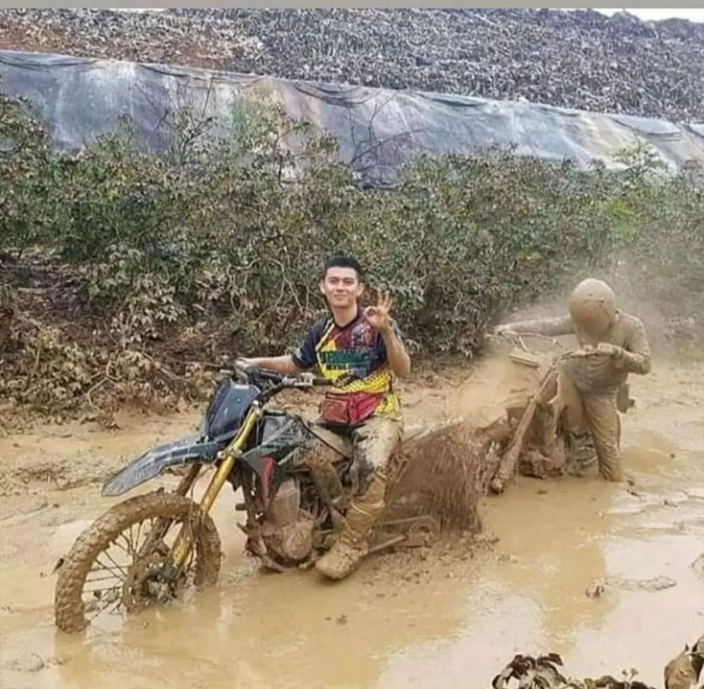 momen lucu nggak lihat belakang © 2020 instagram.com