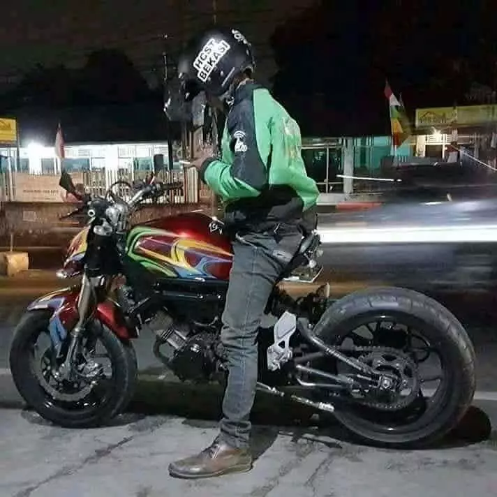 driver ojek online jaga jarak © 2020 brilio.net