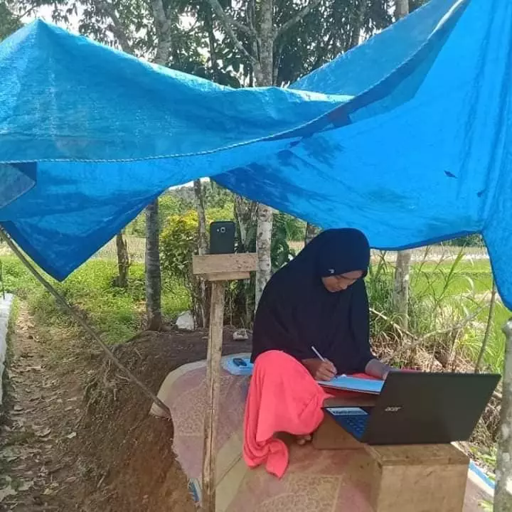 perjuangan mahasiswa kuliah online facebook