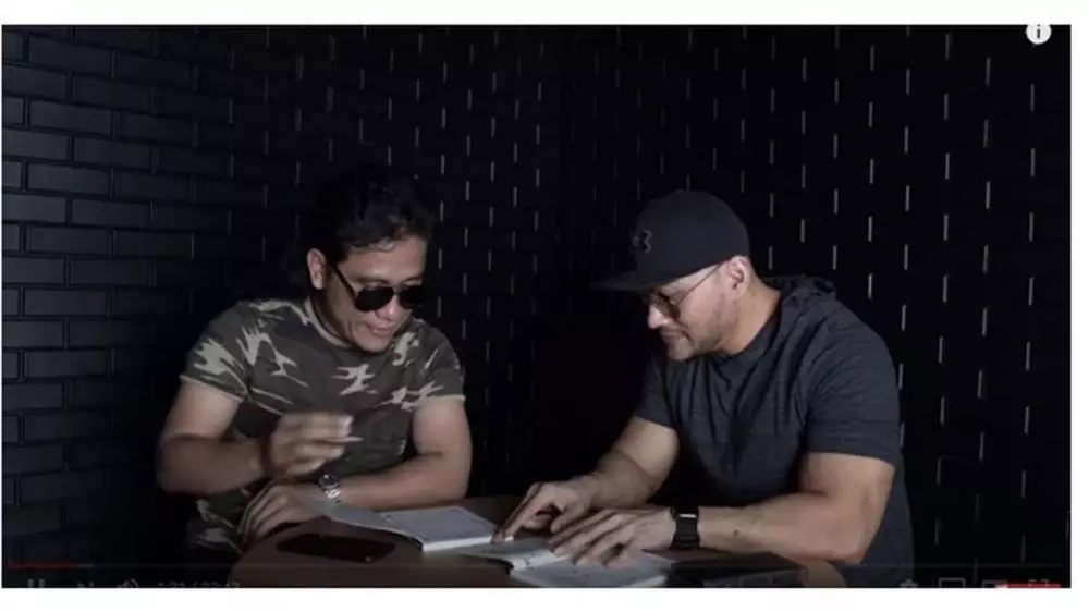 Momen seleb belajar ngaji Berbagai sumber