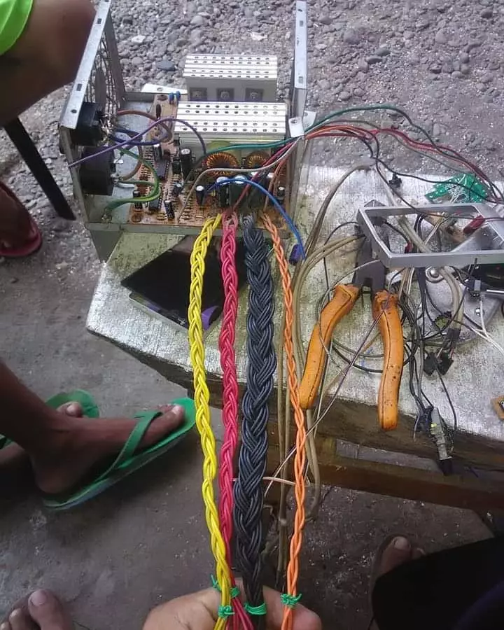 lifehack benda elektronik absurd © 2020 instagram.com