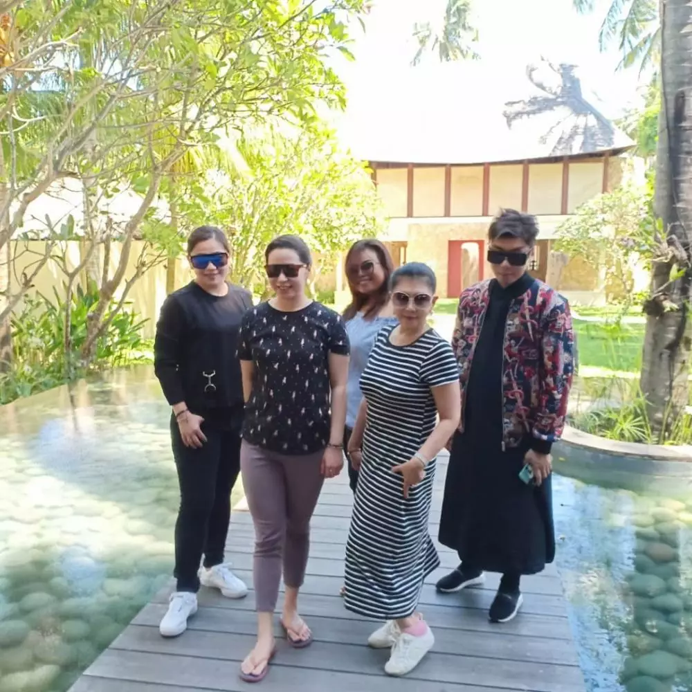 8 potret kebersamaan Roy Kiyoshi dan keluarga Instagram 8 potret kebersamaan Roy Kiyoshi dan keluarga Instagram