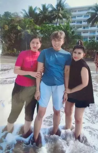 8 potret kebersamaan Roy Kiyoshi dan keluarga Instagram 8 potret kebersamaan Roy Kiyoshi dan keluarga Instagram
