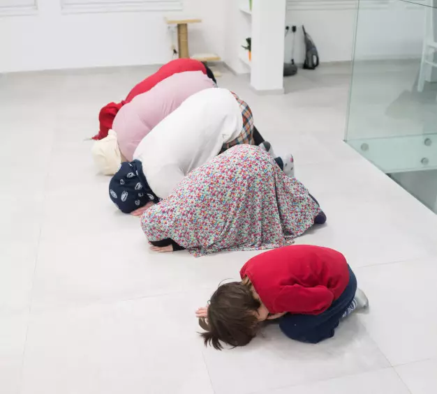 Hadist tentang sholat © 2020 freepik.com