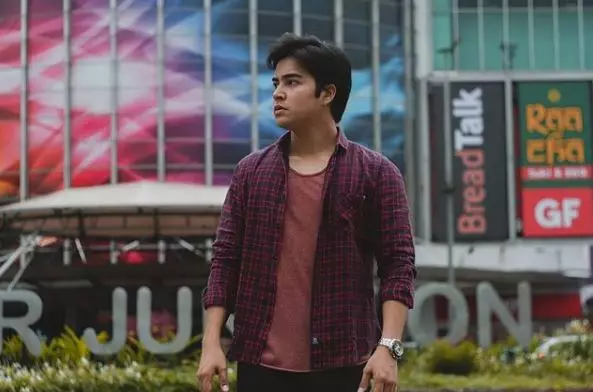 Potret terbaru pemeran 'Ricky' di Heart Series Instagram Potret terbaru pemeran 'Ricky' di Heart Series Instagram