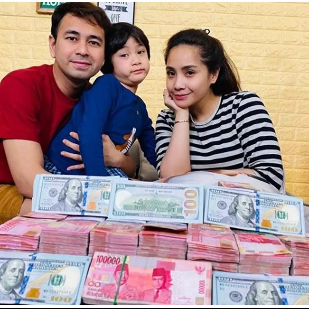 5 Bukti kedermawanan Raffi Ahmad, terbaru beri hadiah Lebaran Rp 1 M