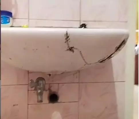 Klarifikasi desain rumah absurd Instagram/@valenrewah