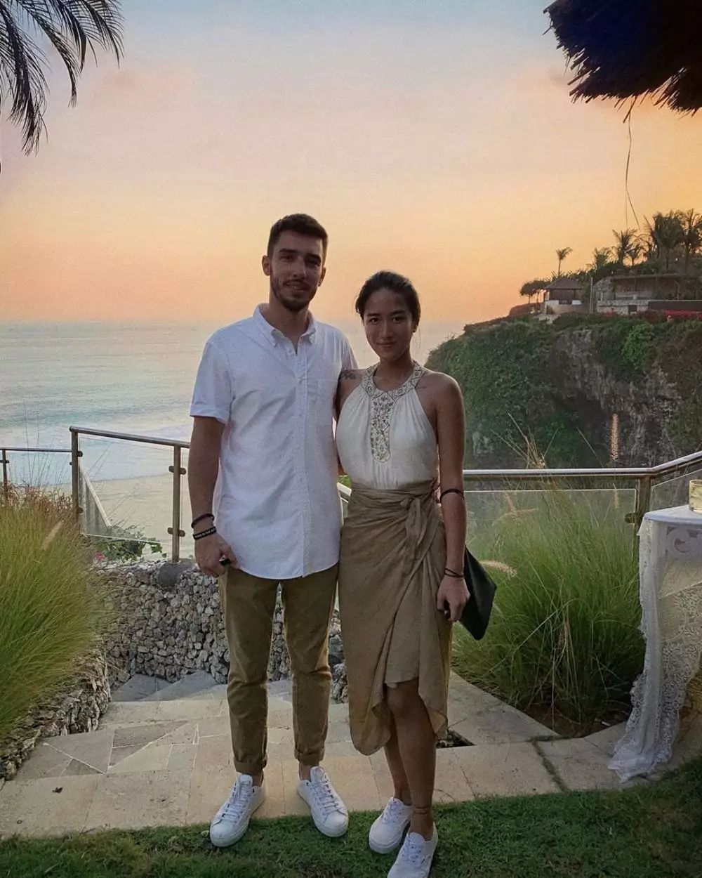 Renatta Moeloek pakai dress © 2020 brilio.net Renatta Moeloek pakai dress © 2020 brilio.net