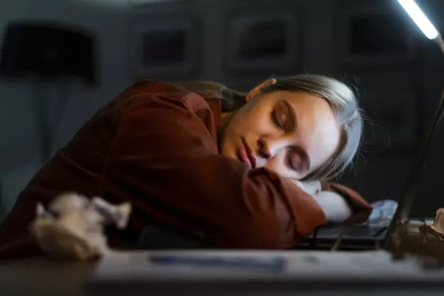 ngantuk dan lemas saat puasa © 2020 freepik.com