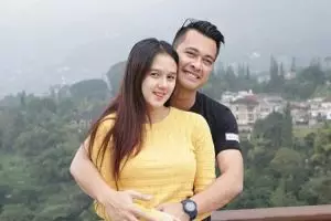 Perayaan ulang tahun Eza Gionino ke-30, dapat kejutan dari istri