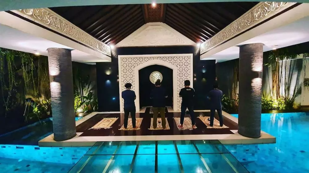 Potret musala Ary curi perhatian Instagram/@ary.ginanjar Potret musala Ary curi perhatian Instagram/@ary.ginanjar