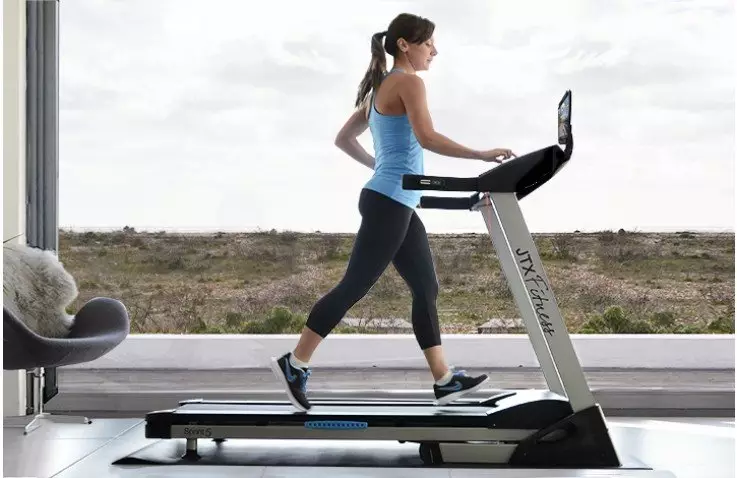 Kegiatan menunggu waktu berbuka puasa Istimewa