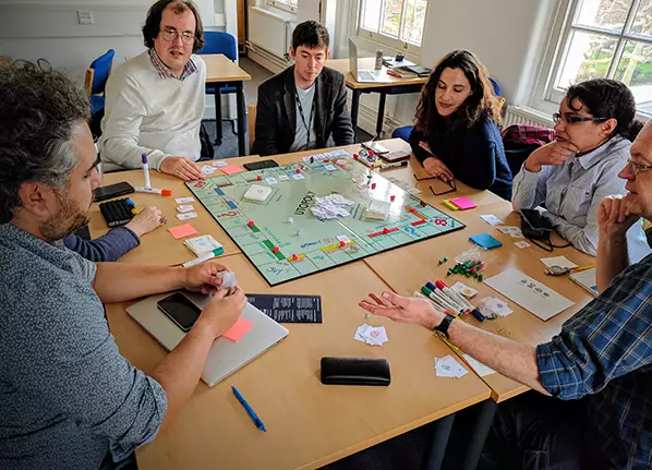 Kegiatan menunggu waktu berbuka puasa Istimewa