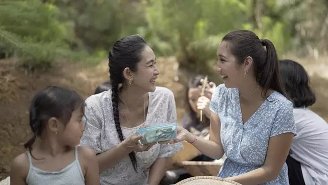 potret sri maya, ipar happy salma instagram