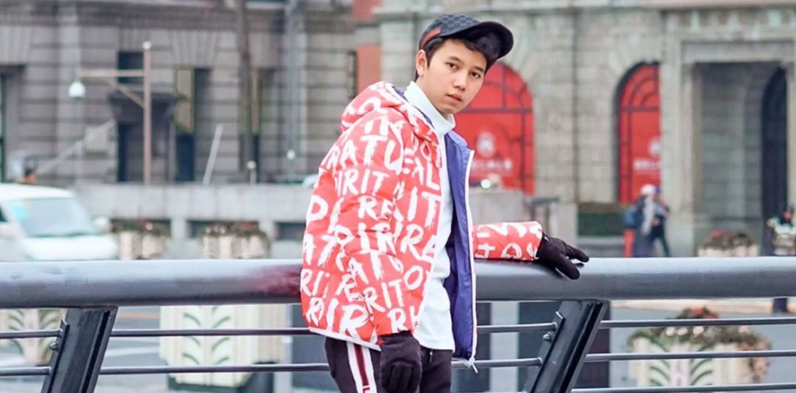 10 Potret Rian Budi Santoso, travel blogger yang punya bisnis properti