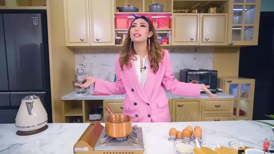 ayu dewi masak di rumah © 2020 brilio.net ayu dewi masak di rumah © 2020 brilio.net