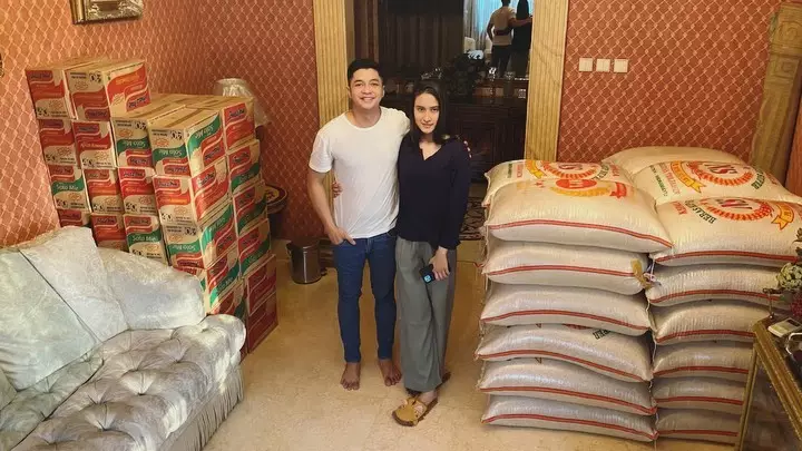 Angbeen Rishi & Adly Fairuz usai menikah © 2020 brilio.net