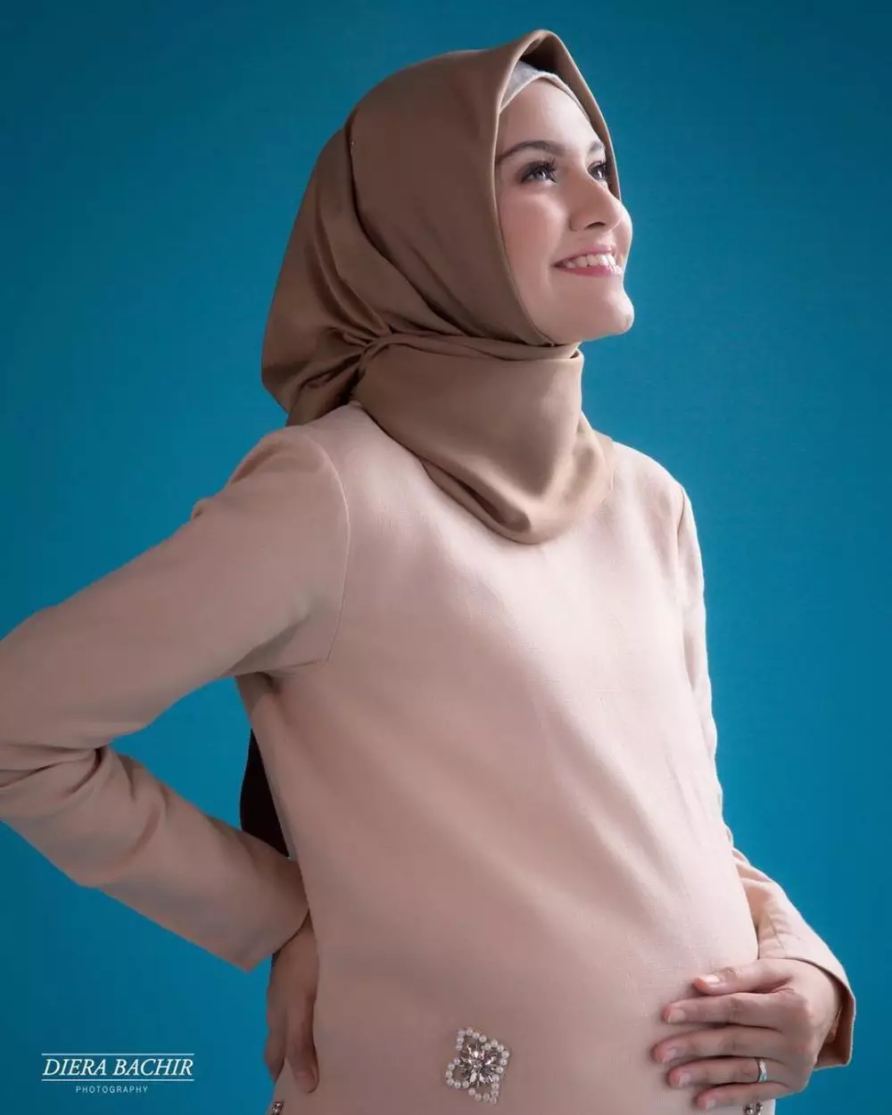 Gaya maternity seleb keturunan Arab © 2020 brilio.net Gaya maternity seleb keturunan Arab © 2020 brilio.net