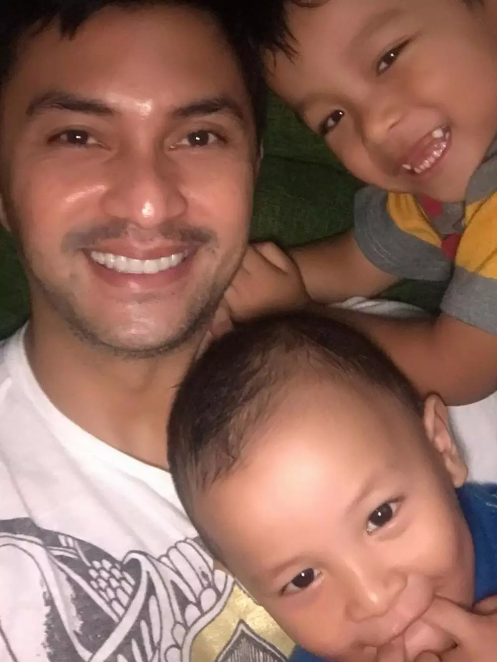 Anjasmara dan cucu instagram