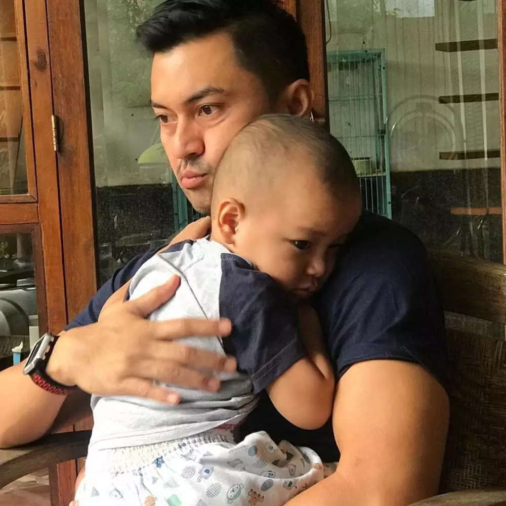 Anjasmara dan cucu instagram