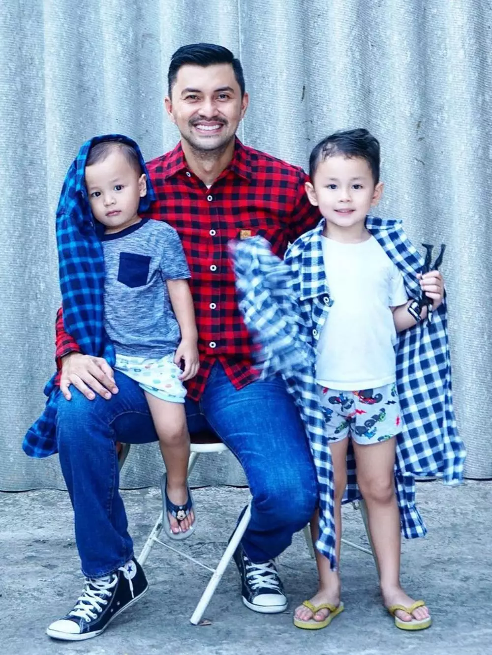 Anjasmara dan cucu instagram