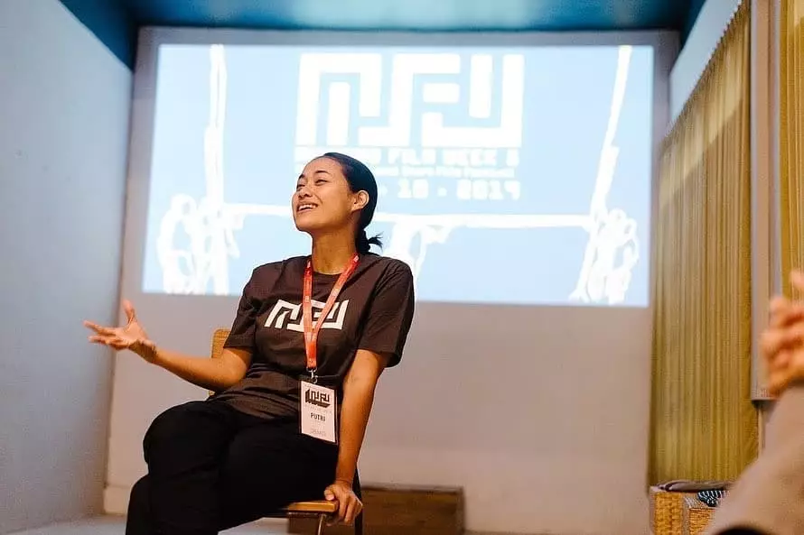 5 curhatan Putri Ayudya mengajar online saat pandemi © 2020 brilio.net 5 curhatan Putri Ayudya mengajar online saat pandemi © 2020 brilio.net