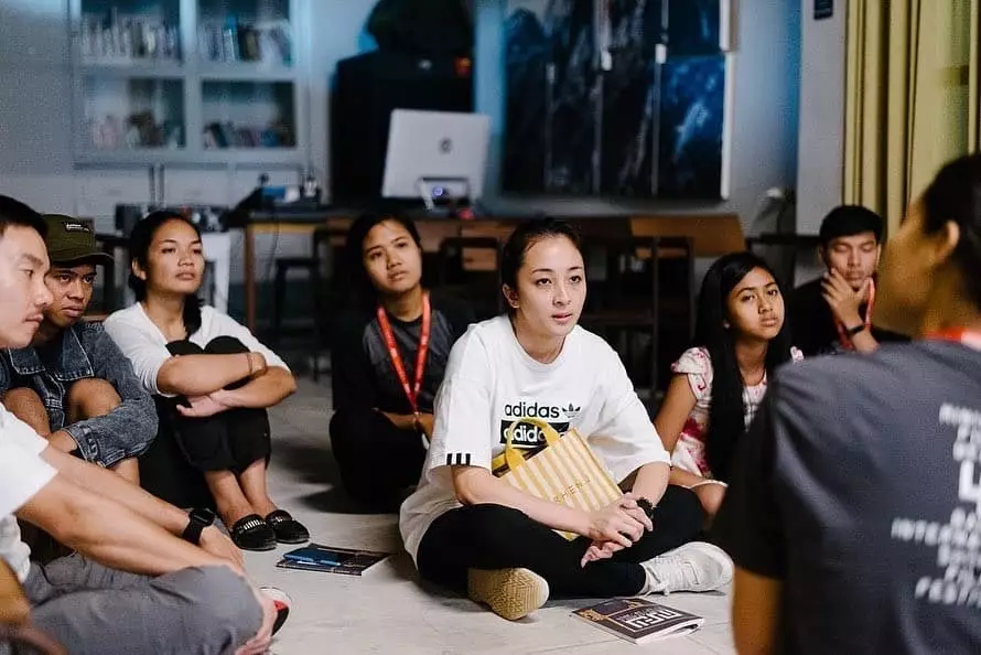 5 curhatan Putri Ayudya mengajar online saat pandemi © 2020 brilio.net 5 curhatan Putri Ayudya mengajar online saat pandemi © 2020 brilio.net