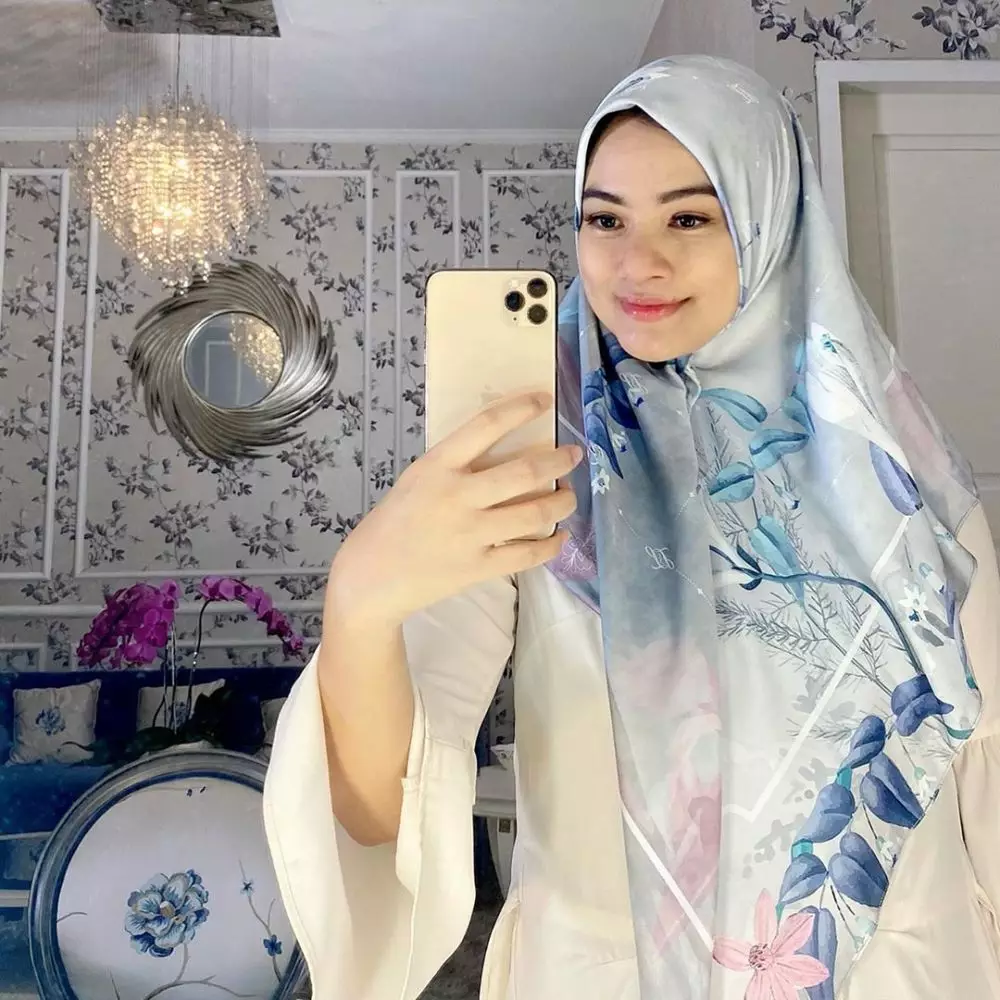 titi kamal kenakan hijab instagram titi kamal kenakan hijab instagram