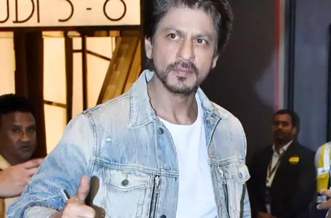 Shah Rukh Khan tetap stylish © 2020 brilio.net Shah Rukh Khan tetap stylish © 2020 brilio.net