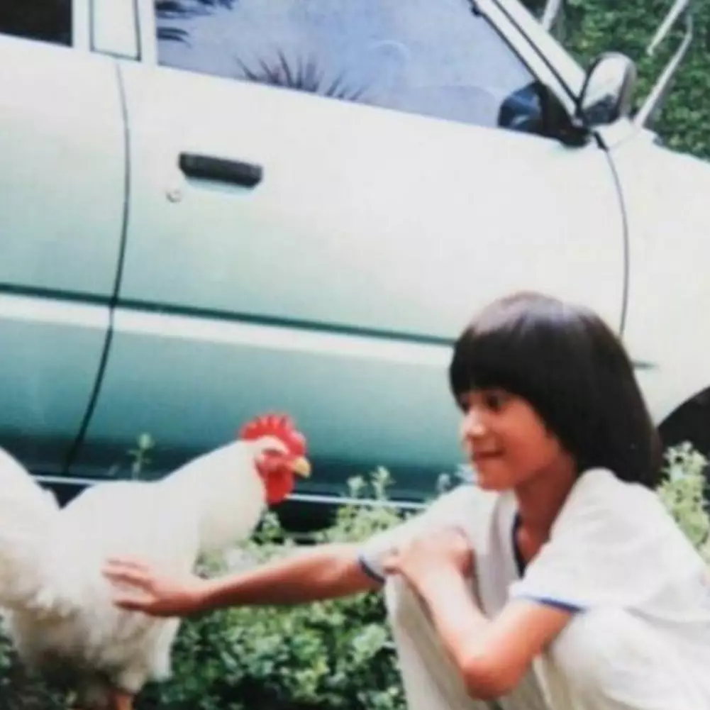 6 Potret seleb ganteng gondrong saat kecil, ada Kevin Aprilio