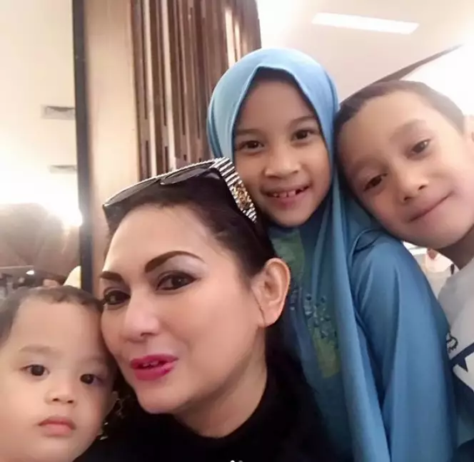 seleb 90-an bareng cucu © 2020 brilio.net