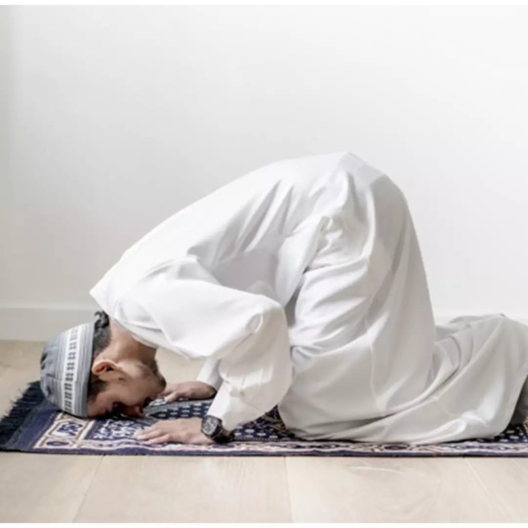 Tata cara sholat taubat nasuha, dilengkapi doa &amp; waktu yang tepat