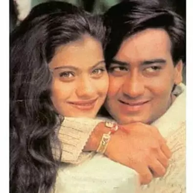 potret lawas kajol dan ajay Instagram