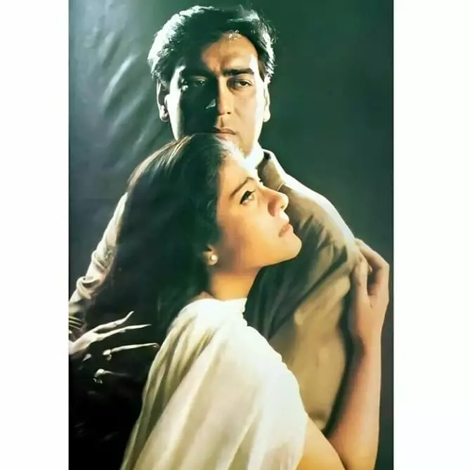 potret lawas kajol dan ajay Instagram