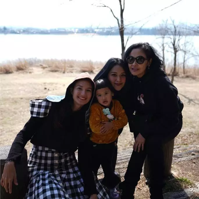 momen kedekatan nadine dan ibu mertua instagram momen kedekatan nadine dan ibu mertua instagram