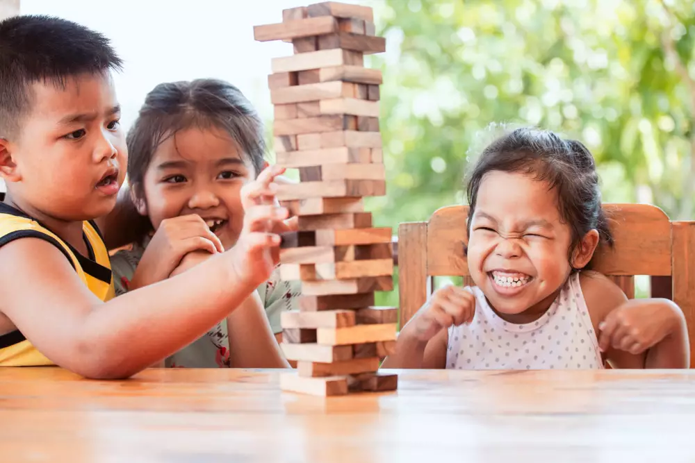 5 Ide usir bosan anak nunggu bedug magrib, bisa asah kreativitas shutterstock.com 5 Ide usir bosan anak nunggu bedug magrib, bisa asah kreativitas shutterstock.com