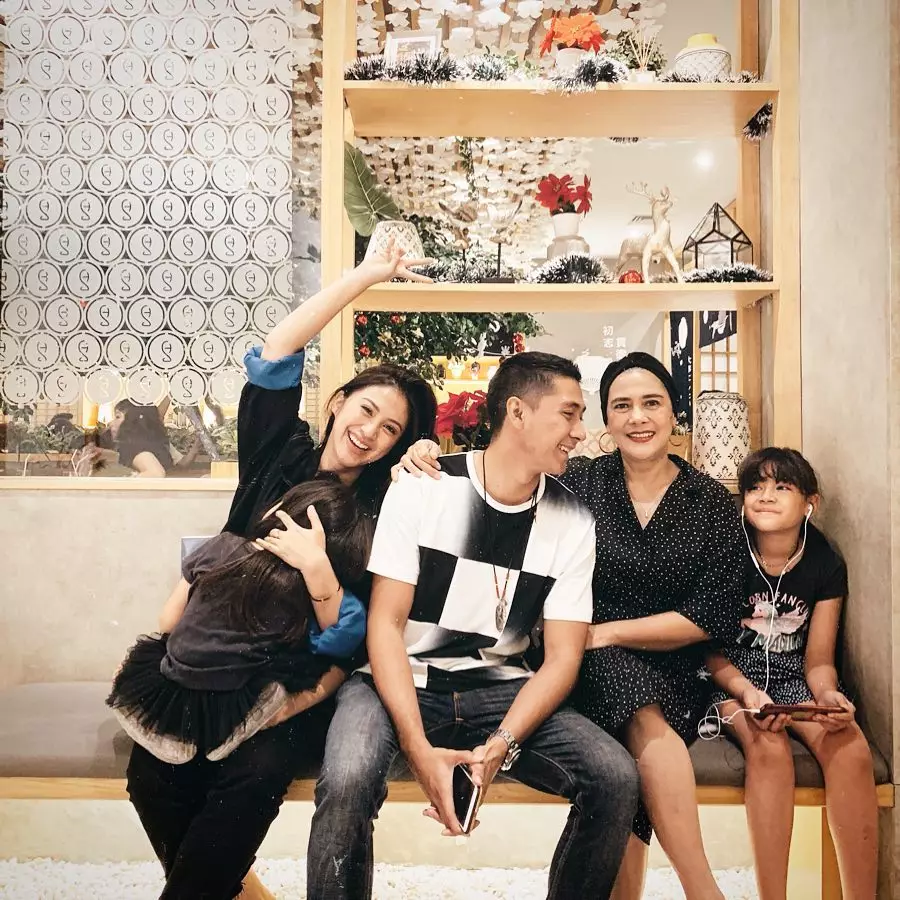 Lydia Kandou dan para menantu  Instagram