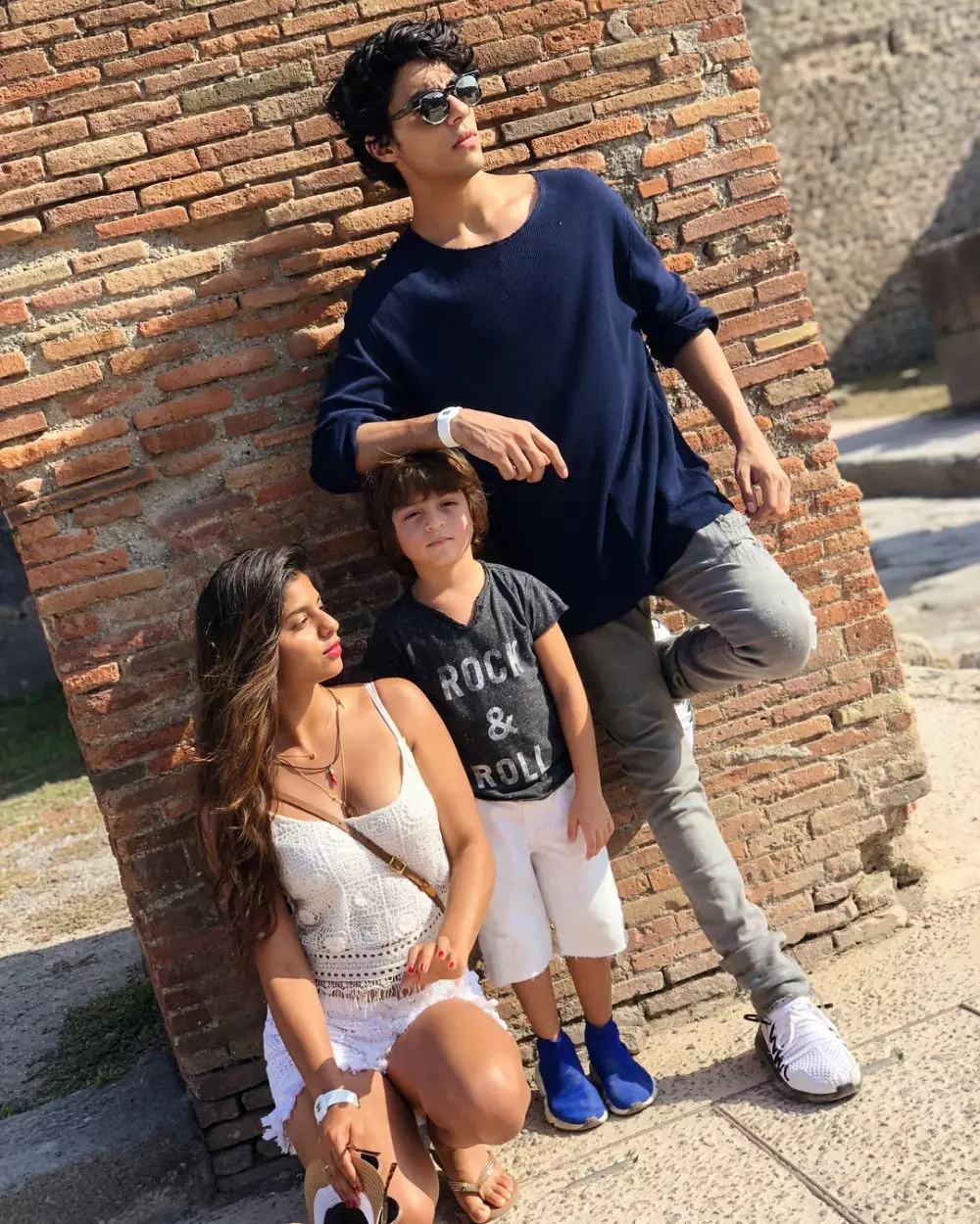 Suhana khan tersorot matahari Instagram Suhana khan tersorot matahari Instagram