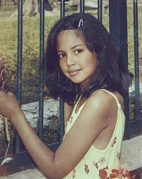 10 Potret Aurelie Moeremans sewaktu kecil Instagram 10 Potret Aurelie Moeremans sewaktu kecil Instagram