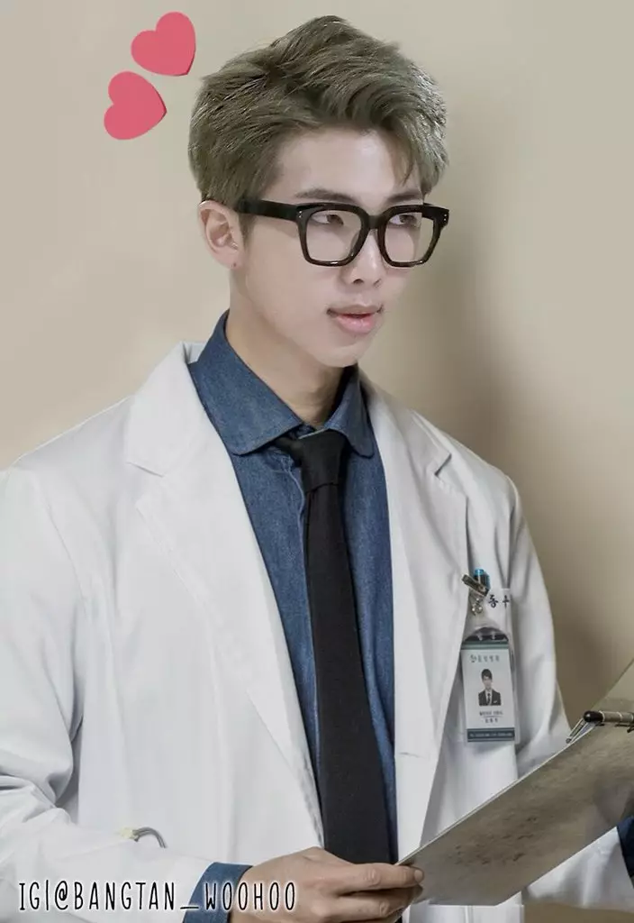 10 Potret andai personel BTS jadi dokter Instagram 10 Potret andai personel BTS jadi dokter Instagram