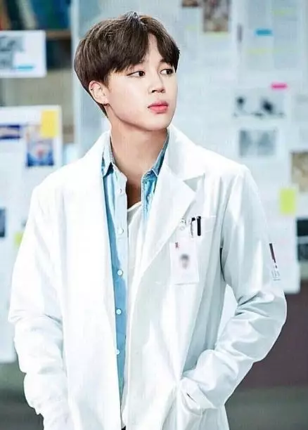10 Potret andai personel BTS jadi dokter Twitter 10 Potret andai personel BTS jadi dokter Twitter