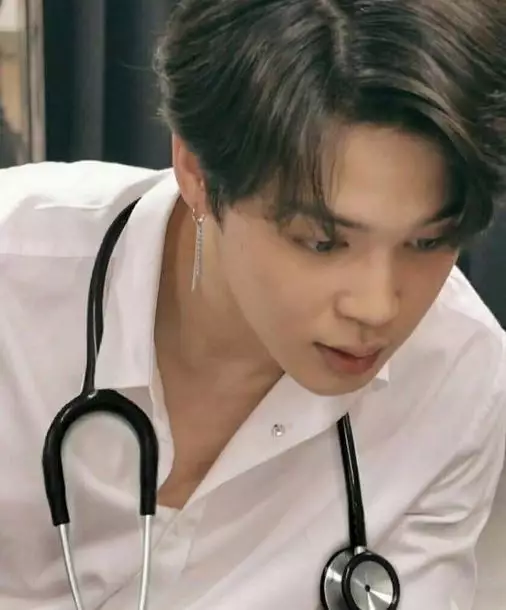 10 Potret andai personel BTS jadi dokter Twitter 10 Potret andai personel BTS jadi dokter Twitter